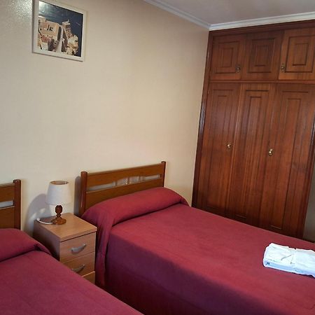 Hostal La Marina Porto do Barqueiro Екстер'єр фото